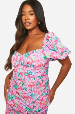 Robe midaxi pour grandes tailles en tissu tissé à motifs floraux discrets et froncée