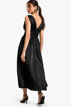 boohoo Robe Midaxi Satin Milkmaid<Femme Robes Babydoll|Satin Et Dentelle