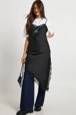Robe midaxi slip en satin asymétrique à dentelle