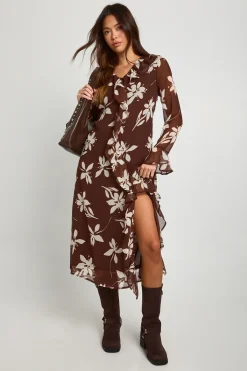 boohoo Robe midaxi smock en chiffon fleuri<Femme Looks Chocolat|Robes À Manches Longues
