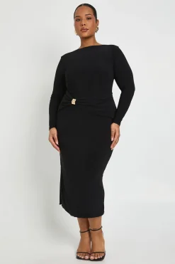 Robe midaxi à taille froncée et garniture dorée