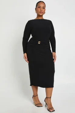 Robe midaxi à taille froncée et garniture dorée