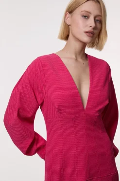 KarenMillen Robe midaxi texturée, ajustée, à taille basse et à manches<Femme Tailleurs|Robes À Manches Longues