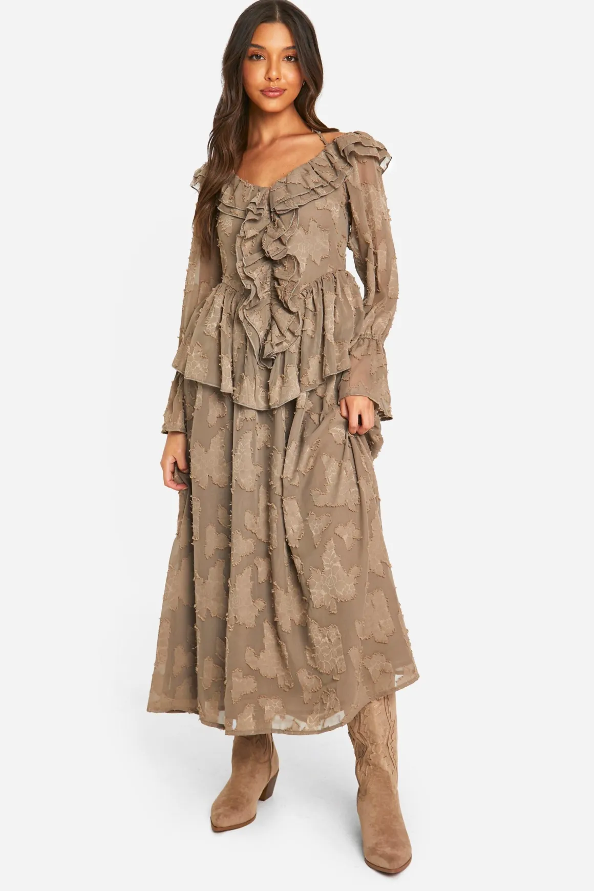Robe midaxi texturée avec volants à l'avant