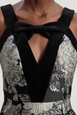 Robe Midi Ajustée à Bretelles Contrastantes en Velours et Jacquard
