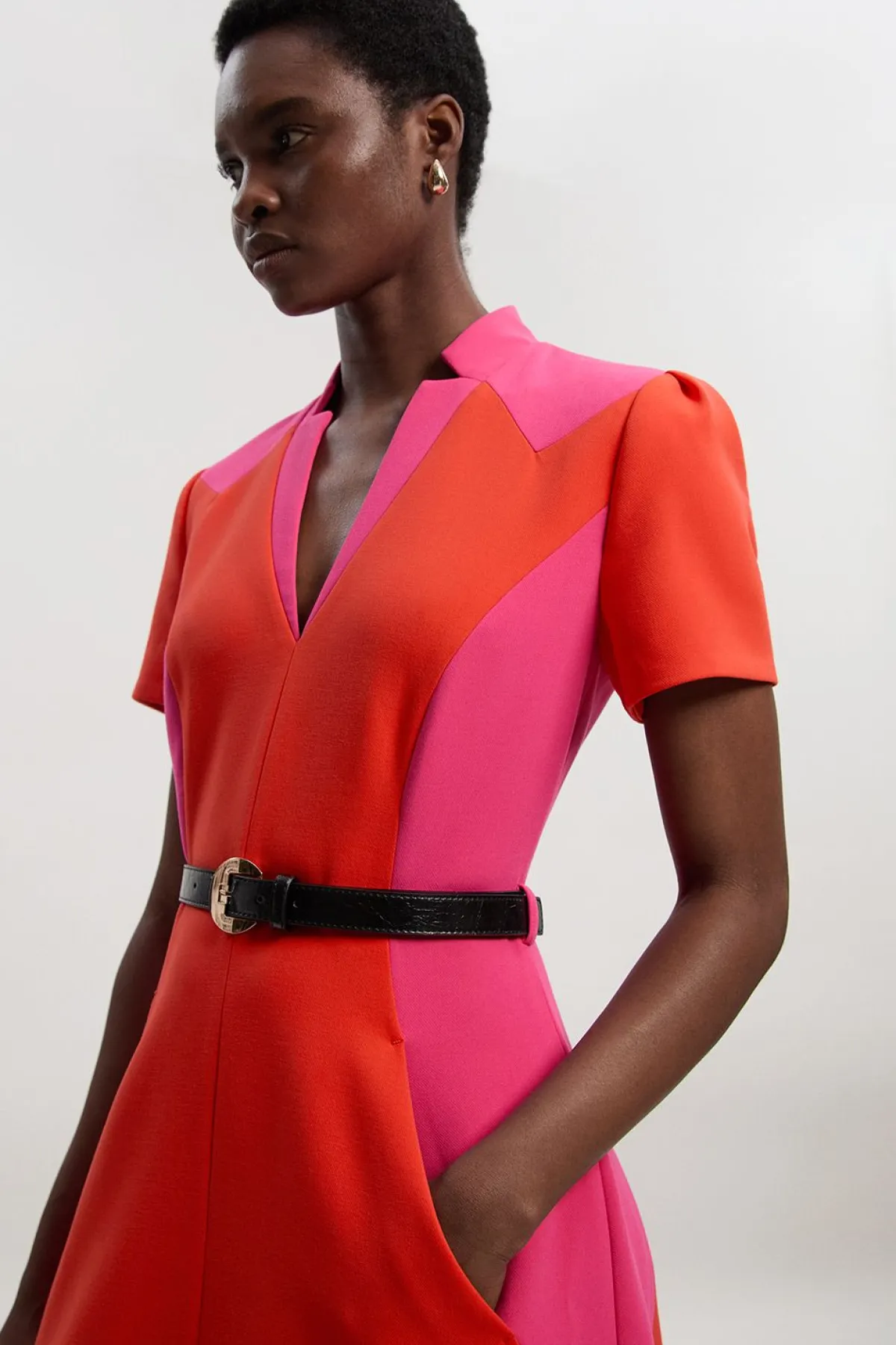 KarenMillen Robe Midi Ajustée à Ceinture avec Jupe Ample et Blocs de Couleurs en Tissu Stretch Compact<Femme Tailleurs|Toutes Les Robes