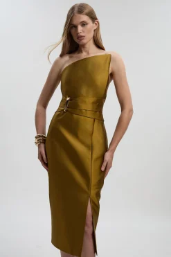 Robe Midi Ajustée à Col Asymétrique Structuré avec Détails de Passepoil en Satin Sergé