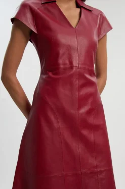 Robe Midi Ajustée à Col en Cuir