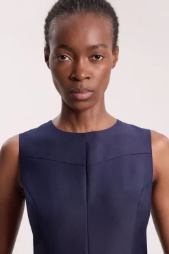 Robe Midi Ajustée En Satin Avec Découpe Œillet Pour Petite Taille