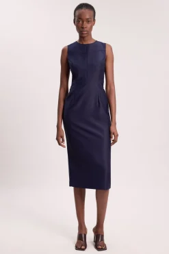 Robe Midi Ajustée En Satin Avec Découpe Œillet