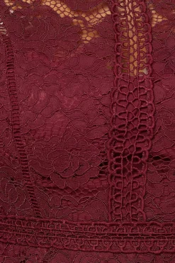 Robe Midi Ajustée et Évasée en Dentelle