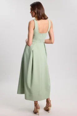 Robe Midi Ajustée À Jupe Ample