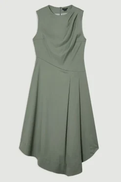 Robe midi asymétrique à corsage drapé ajusté