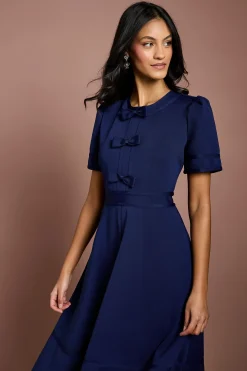 Robe Midi Bandage À Manches Courtes Avec Nœud Sur Le Devant Petite Taille