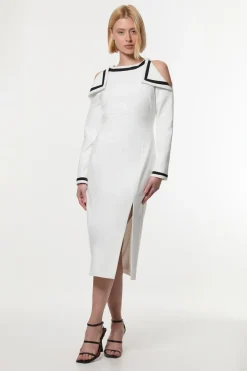 Robe Midi Bardot Cintrée en Stretch Compact avec Finitions en Contraste