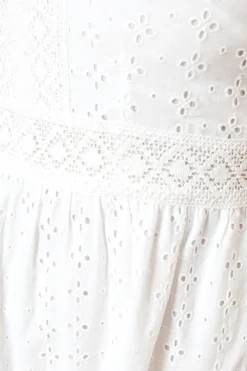 Robe Midi À Bretelles Avec Broderie Anglaise Et Insertions De Dentelle Blanche