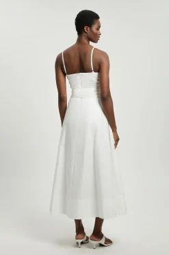 Robe Midi À Bretelles Avec Ceinture Et Détails Ajourés