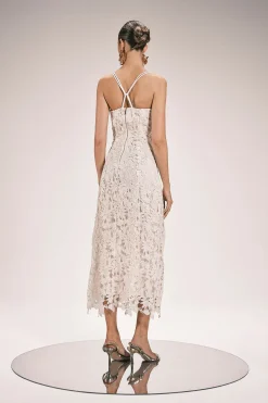 Robe Midi À Bretelles Avec Détails En Dentelle