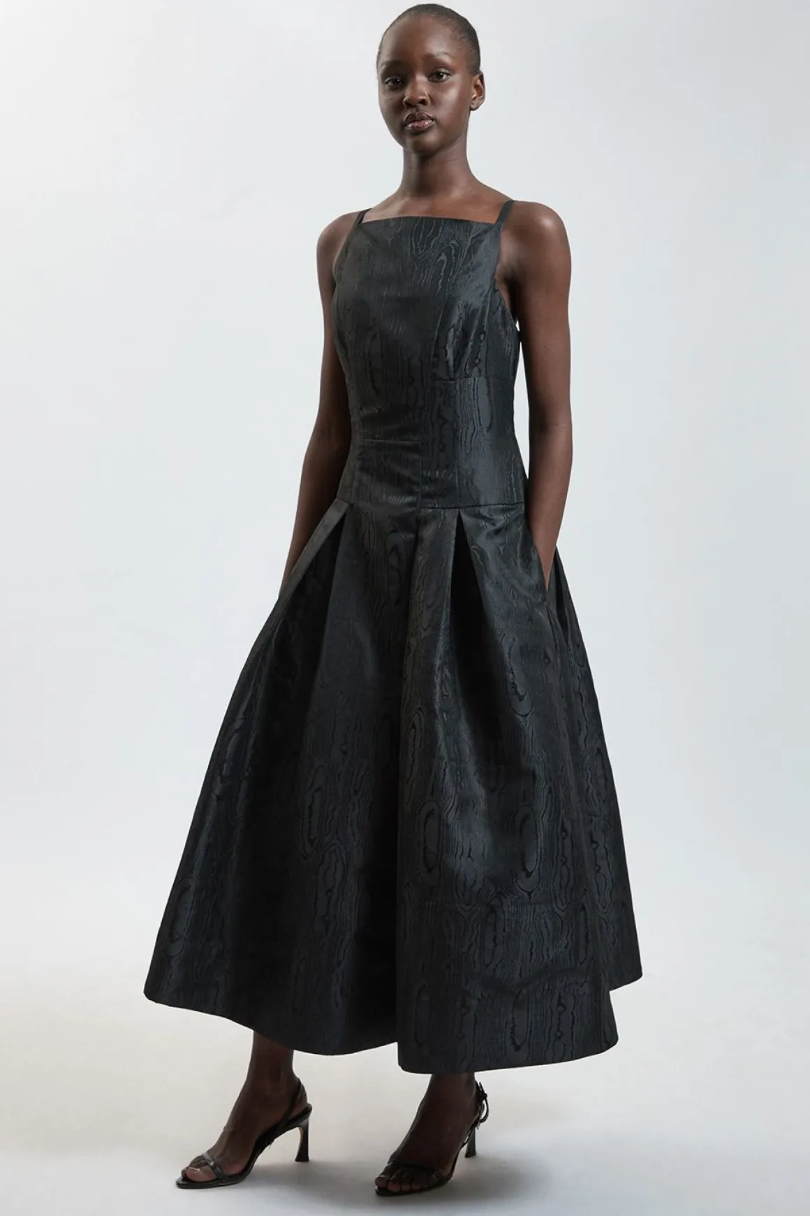 Robe Midi À Bretelles Et Encolure Carrée En Taffetas Sergé Petite