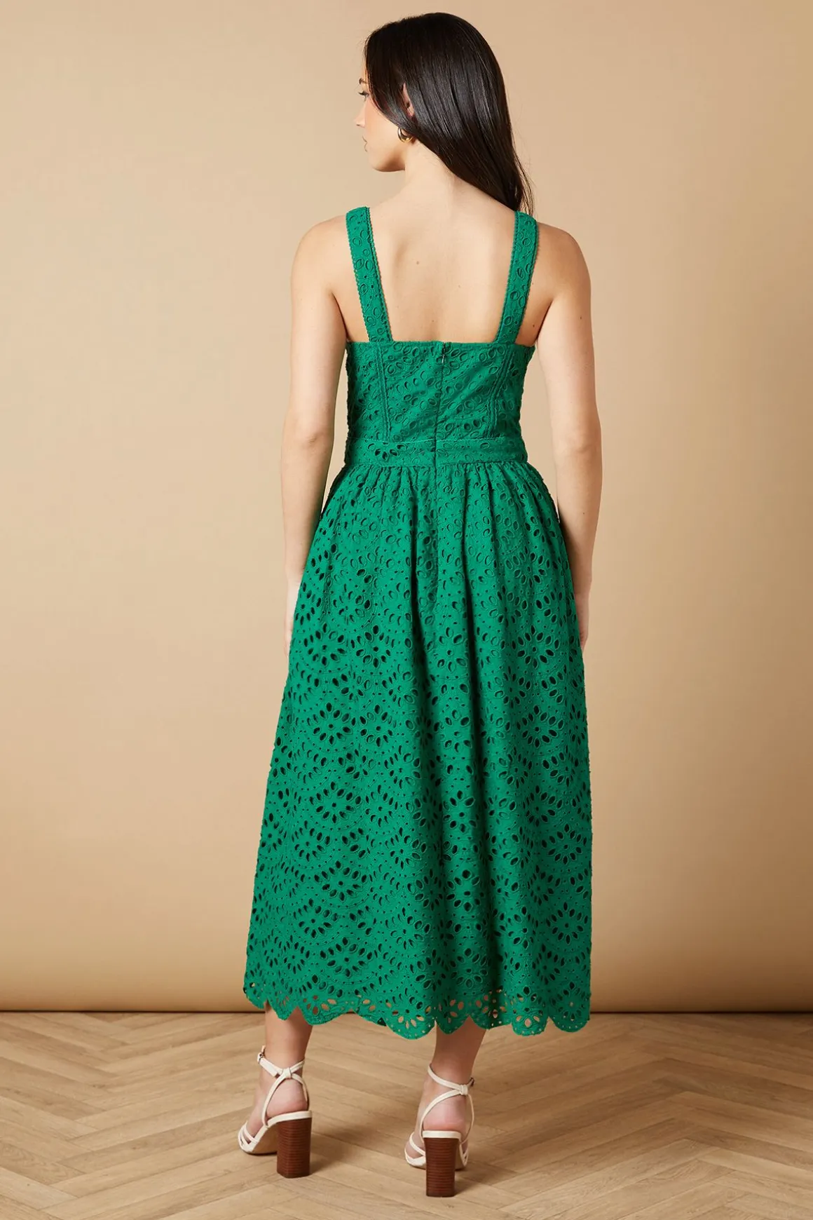 Robe Midi Brodée en Broderie Anglaise