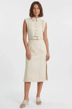 Robe Midi Ceinturée Ajustée Avec Détails De Surpiqûres