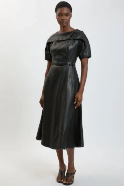 Robe Midi Ceinturée En Synthétiquecuir