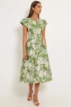 Robe Midi Ceinturée À Manches Courtes En Jacquard