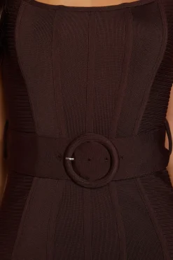 Robe Midi Ceinturée À Manches Courtes En Bandage Avec Ourlet Mouchoir