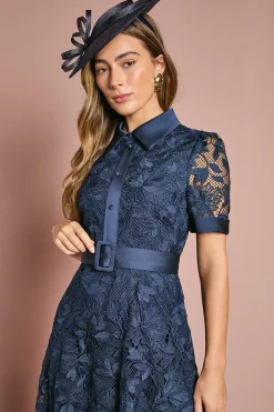Robe Midi Chemisier en Dentelle avec Finitions Satinées