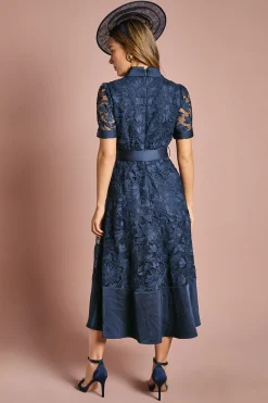 Robe Midi Chemisier en Dentelle avec Finitions Satinées