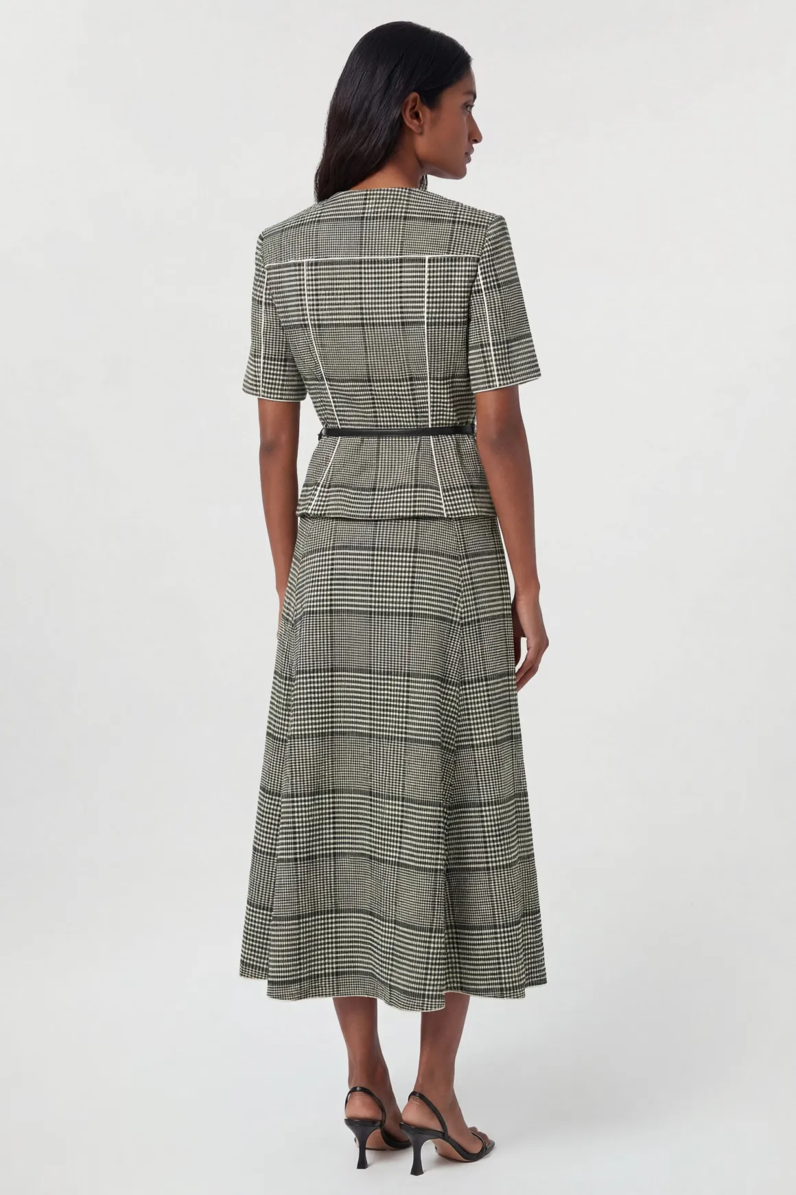 Robe Midi Cintrée À Carreaux Avec Basque Et Ceinture Petite