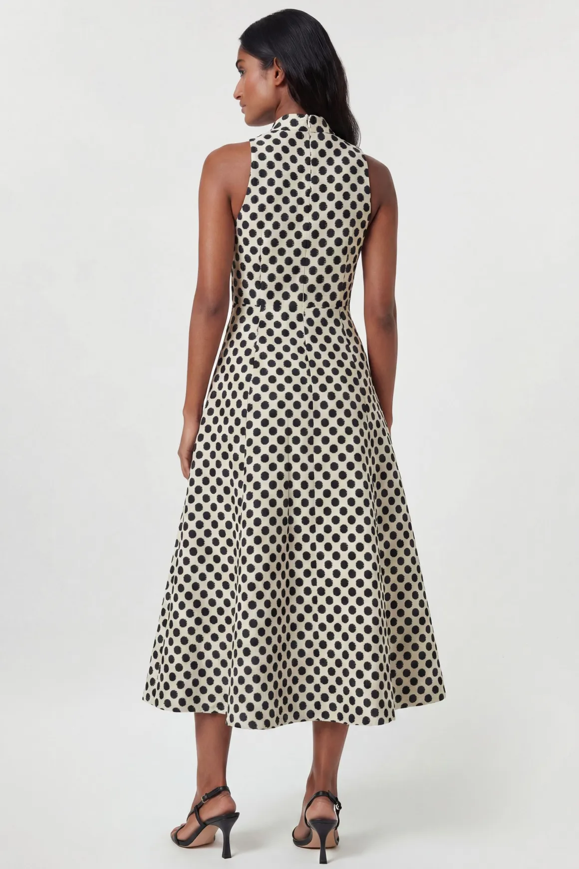Robe Midi Cintrée À Col Nœud Et Jupe Ample En Jacquard À Pois