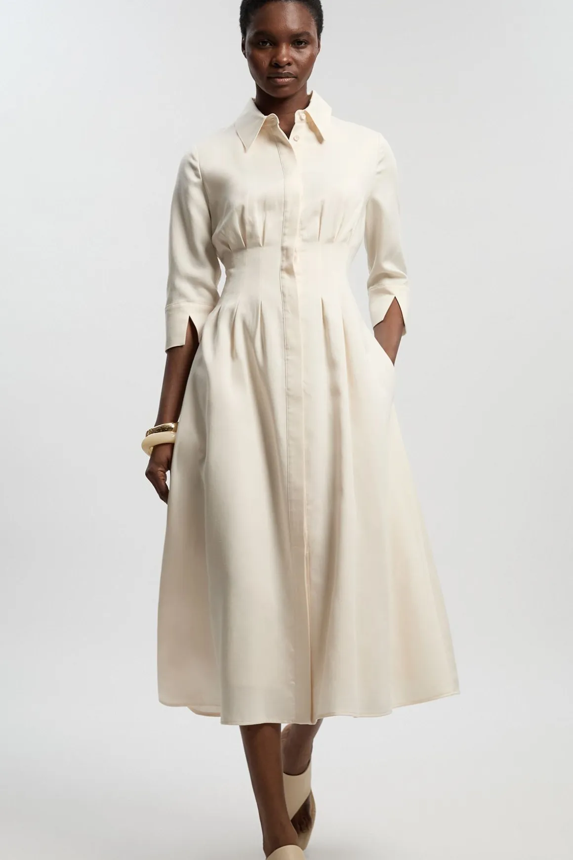 Robe Midi Cintrée En Lin Avec Pinces À La Taille Petite