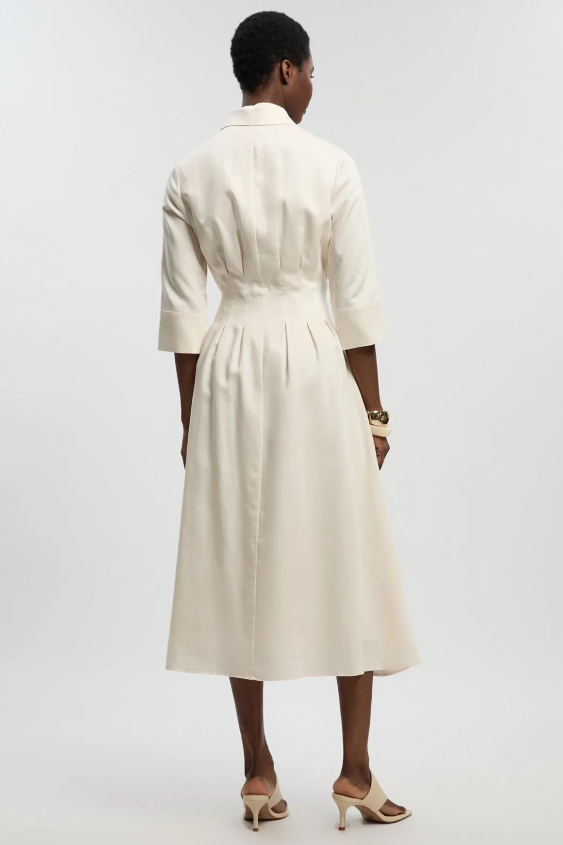 Robe Midi Cintrée En Lin Avec Pinces À La Taille Petite