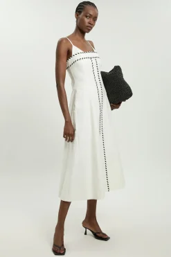 Robe Midi Cintrée En Mélange De Lin Avec Surpiqûres Contrastées