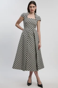 Robe Midi Cintrée à Jupe Ample et Encolure Carrée en Jacquard à Pois - Petite Taille