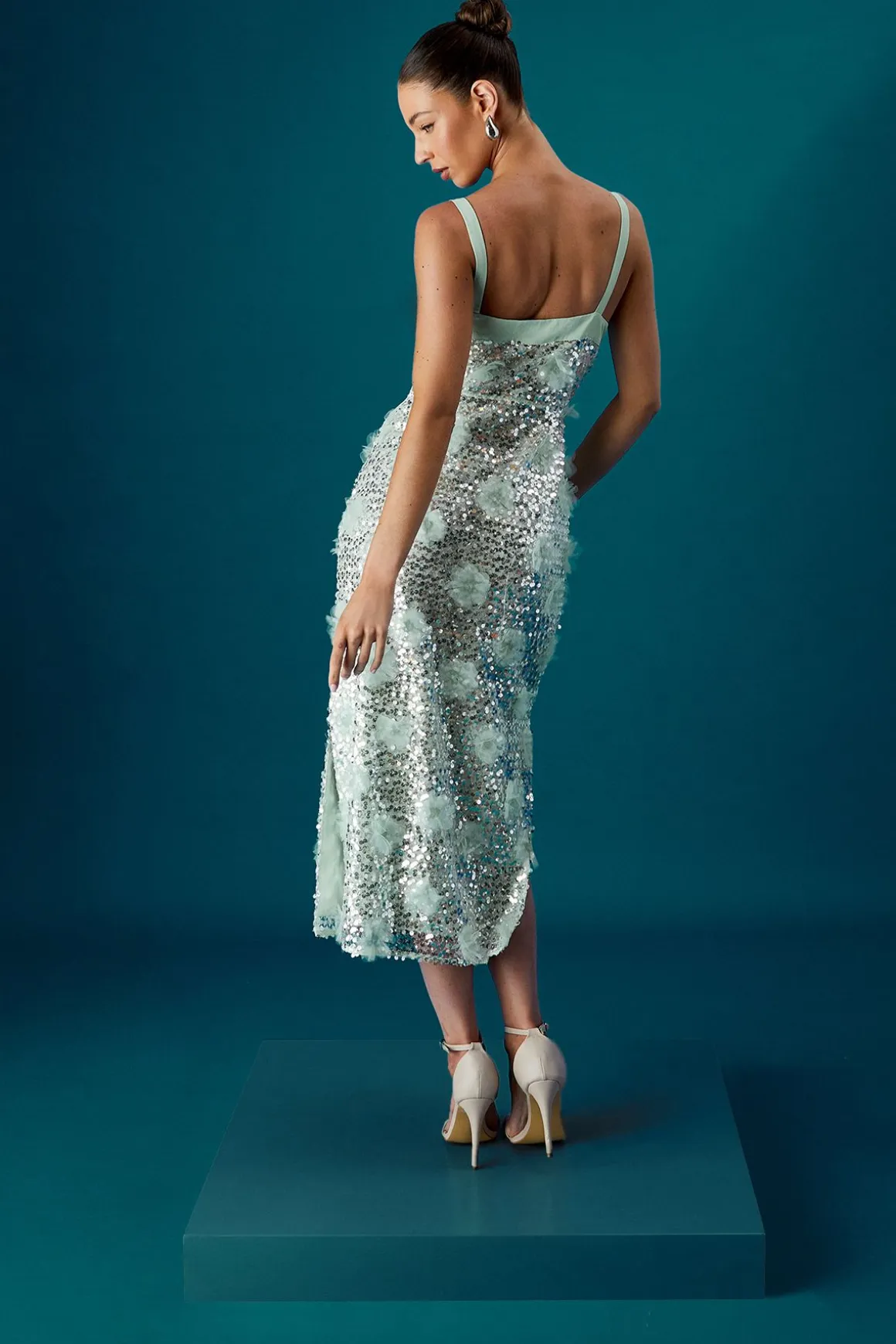 Robe Midi Coast Muse à Bretelles avec Fleurs Sequins 3D