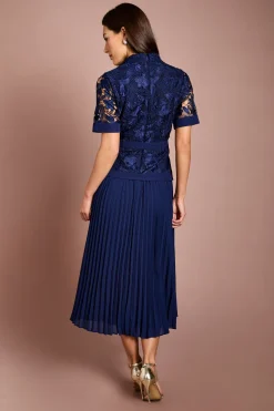 Robe Midi À Col En Dentelle Avec Boutons Perles