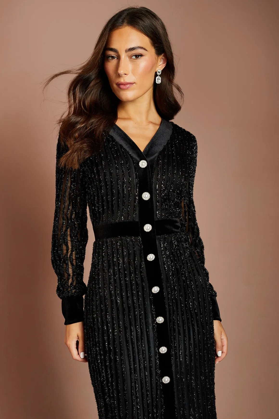 Robe Midi À Col V Texturée Avec Manches Longues Et Détail De Boutons