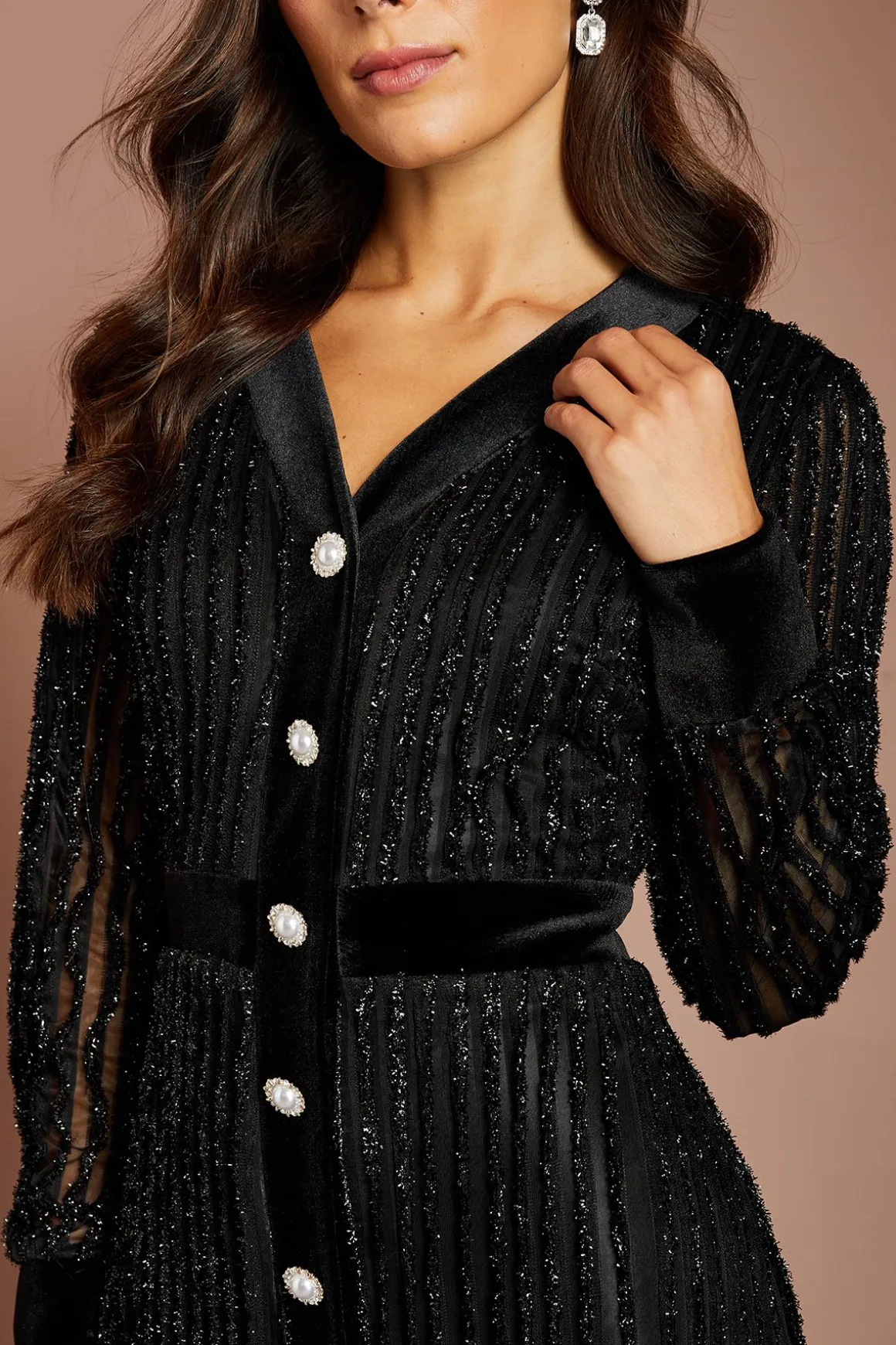 Robe Midi À Col V Texturée Avec Manches Longues Et Détail De Boutons