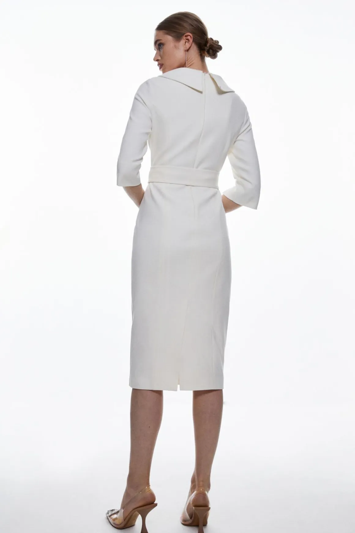 Robe midi crayon en crêpe structurée sur mesure