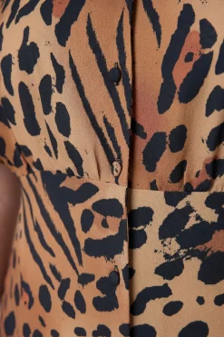 Robe Midi Curve À Imprimé Animal Avec Boutons Devant, Manches Papillon Et Attache Dos