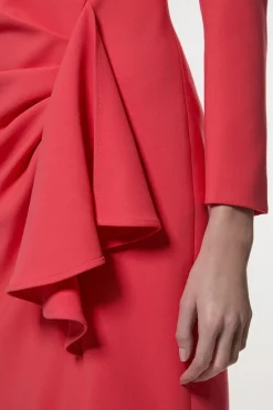 Robe midi drapée stretch compacte à encolure asymétrique