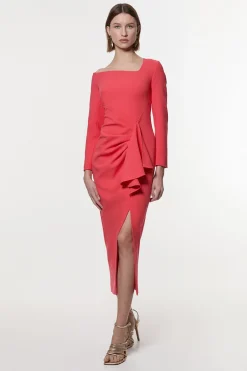 Robe midi drapée stretch compacte à encolure asymétrique