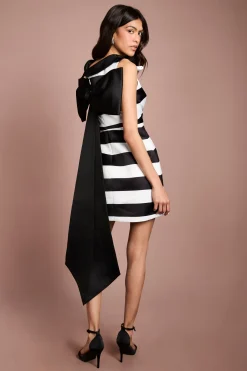 Robe Midi Droite À Rayures Avec Nœud Dans Le Dos Muse