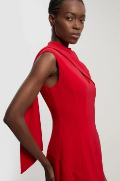 Robe Midi En Crêpe Ajustée Avec Cape Asymétrique Et Détail Col Cape
