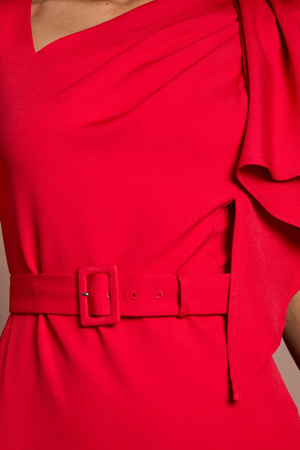 Robe Midi En Crêpe Ceinturée À Manches Courtes Et Encolure Asymétrique
