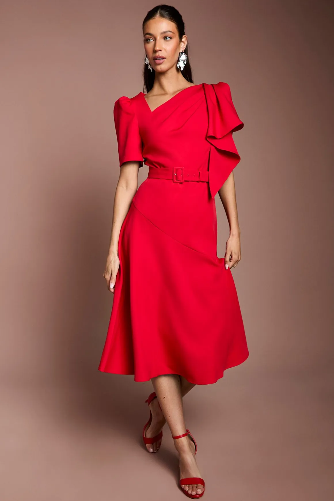 Robe Midi En Crêpe Ceinturée À Manches Courtes Et Encolure Asymétrique