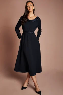 Robe Midi En Crêpe À Col Roulé Et Ceinture Avec Manches Longues
