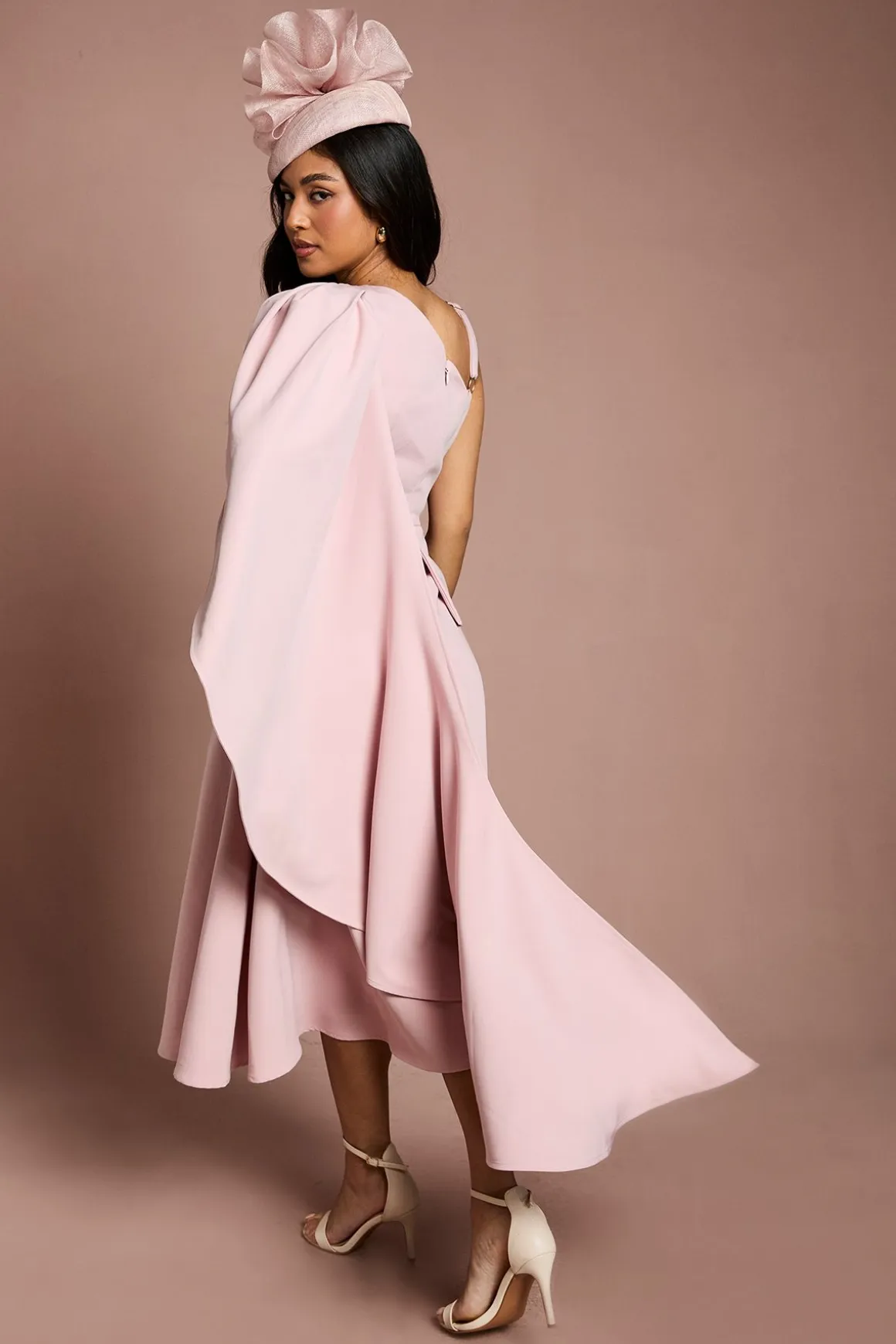 Robe Midi En Crêpe Lisa Tan À Une Épaule Petite Taille